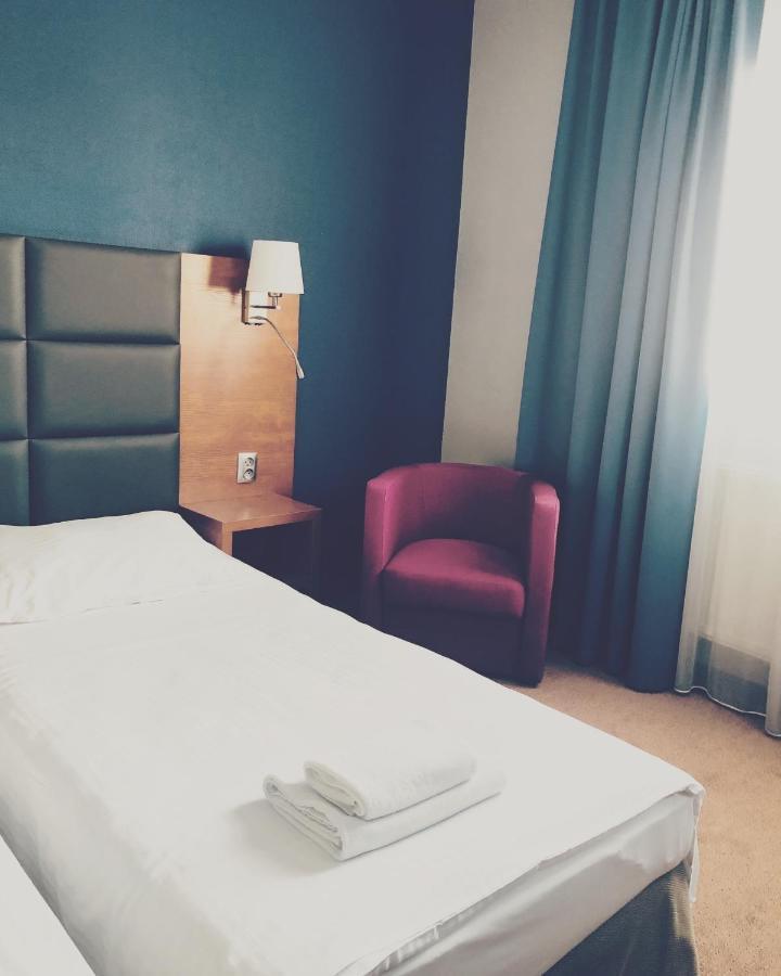H6 Major Travel & Business, Free Parking Cracovia