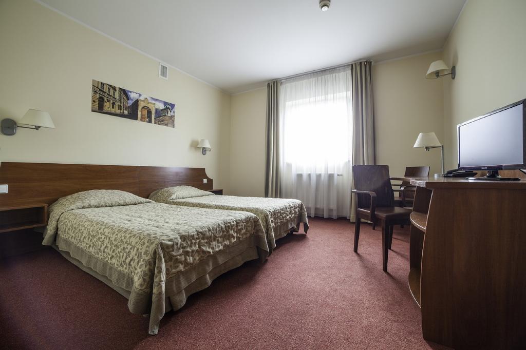 Hotell H6 Major Travel & Business, Free Parking 3*